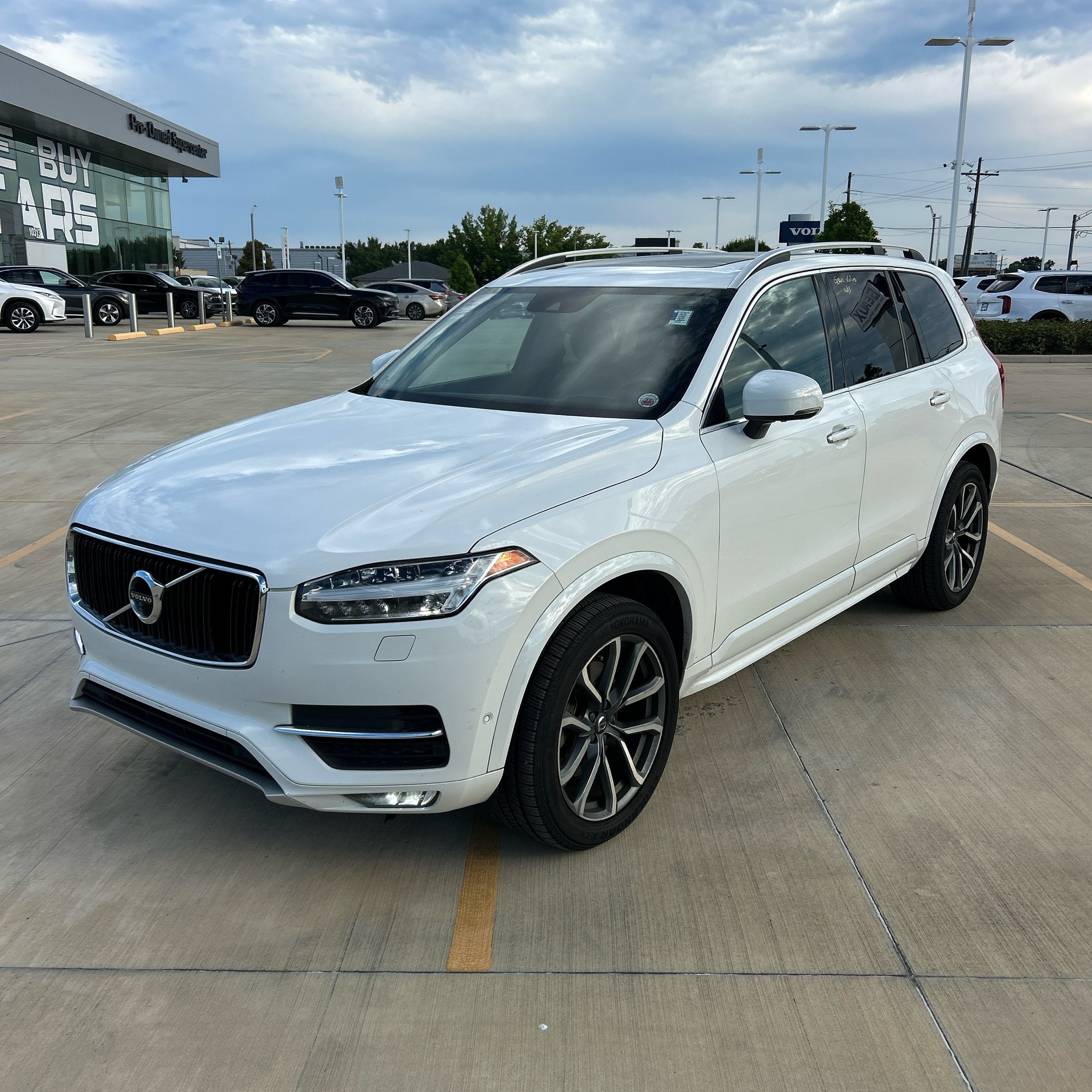Used 2019 Volvo XC90 T6 Momentum w/ Advanced Package AWD/4WD image 1