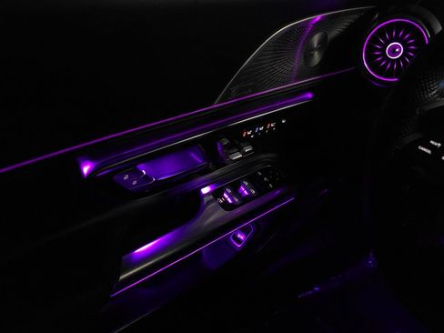 Used 2022 Mercedes-Benz SL 55 AMG 4MATIC w/ Driver Assistance Package image 35