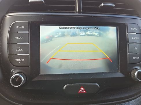 Used 2021 Kia Soul LX FWD image 18