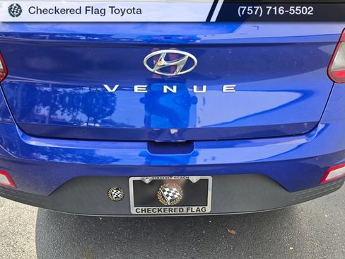Used 2024 Hyundai Venue SEL FWD image 13