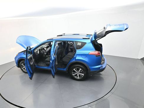 Used 2017 Toyota RAV4 XLE FWD image 39