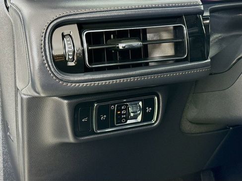 Used 2025 Lincoln Aviator Reserve w/ Equipment Group 201A AWD/4WD image 12