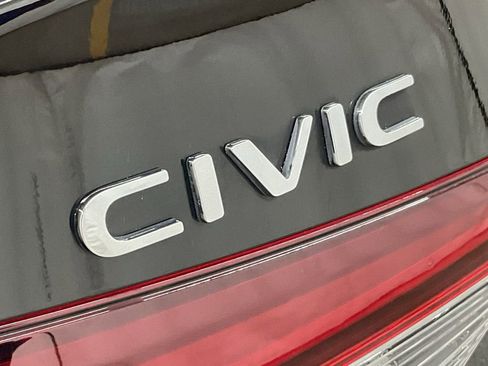 Used 2025 Honda Civic Sport image 22