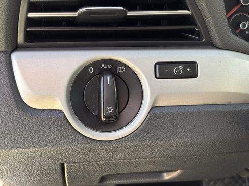 Used 2020 Volkswagen Passat 2.0T SE image 15