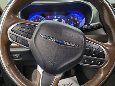 Used 2018 Chrysler Pacifica Limited w/ Tire & Wheel Group image 20