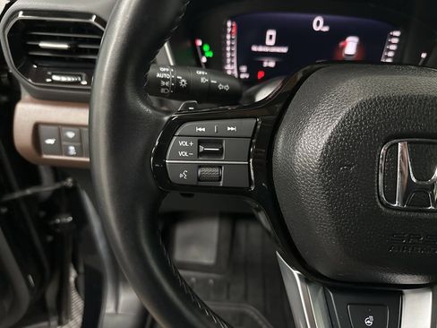 Used 2024 Honda Pilot Elite image 17