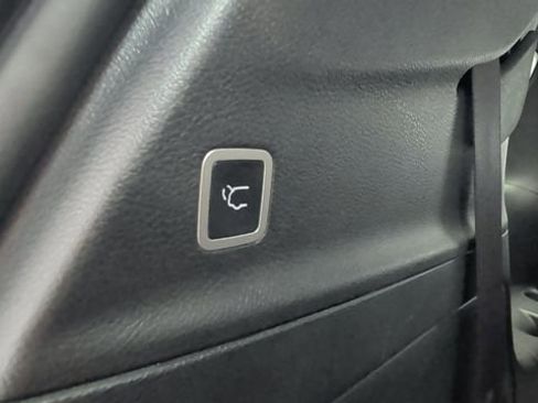 Used 2025 Chrysler Pacifica Select FWD image 20
