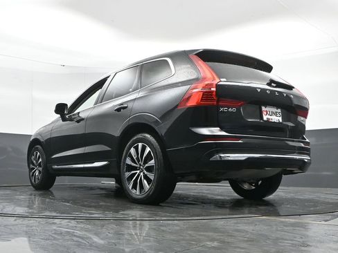 Used 2023 Volvo XC60 B5 Plus image 51