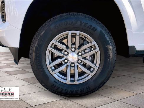 Used 2024 Chevrolet Colorado LT w/ LT Convenience Package III image 9