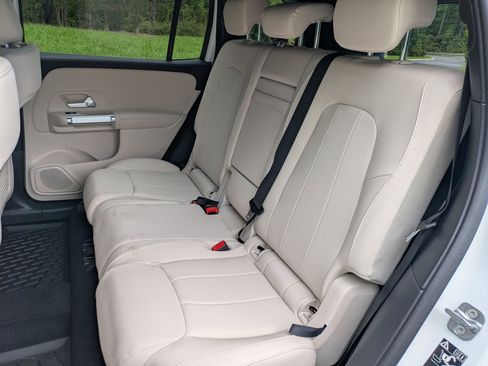 New 2025 Mercedes-Benz GLB 250 image 32