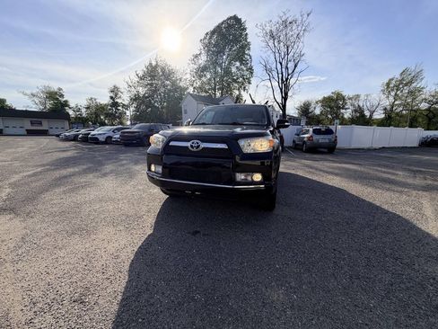 Used 2010 Toyota 4Runner Limited AWD/4WD image 2