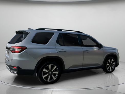 Used 2024 Honda Pilot Touring image 30