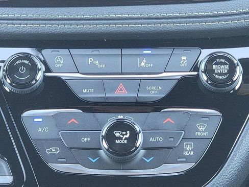 New 2026 Chrysler Pacifica Select AWD/4WD image 29