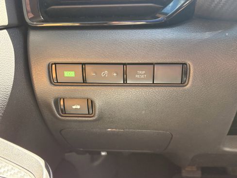 Used 2021 Nissan Sentra SV w/ SV Premium Package FWD image 15