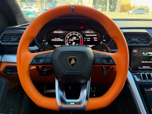 Used 2023 Lamborghini Urus S image 37