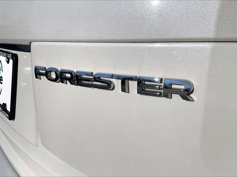 Used 2018 Subaru Forester 2.5i Premium image 9