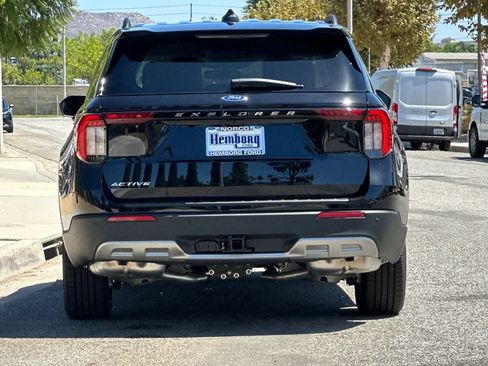New 2026 Ford Explorer Active w/ Active Comfort Package RWD image 5
