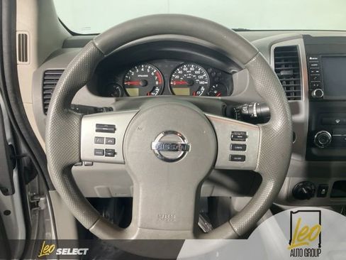 Used 2019 Nissan Frontier SV image 12