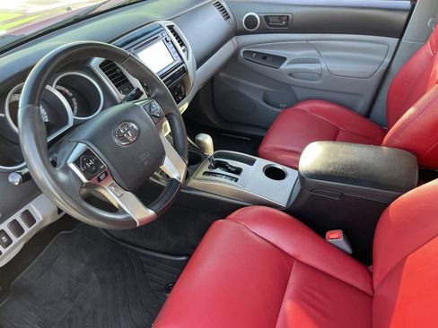 Used 2015 Toyota Tacoma PreRunner w/ TRD Sport Package RWD image 16