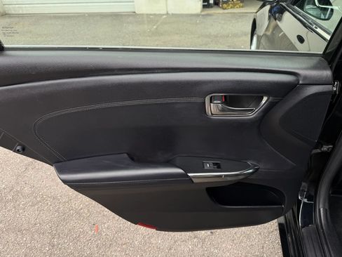 Used 2013 Toyota Avalon XLE Touring FWD image 25