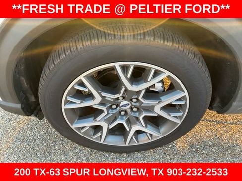 Used 2025 Ford Explorer Platinum w/ Ultimate Package RWD image 4