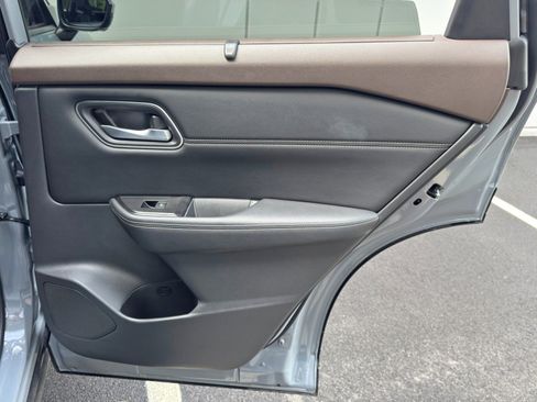 Used 2021 Nissan Rogue SL FWD image 40