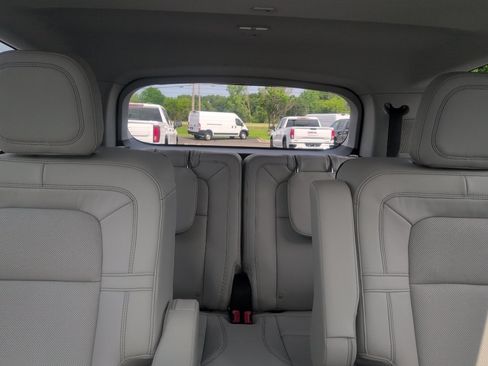 Used 2025 Lincoln Aviator Reserve w/ Equipment Group 201A AWD/4WD image 28