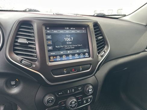 Used 2021 Jeep Cherokee Trailhawk image 17