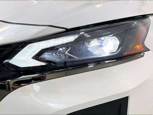 Used 2024 Nissan Altima 2.5 SR AWD/4WD image 40