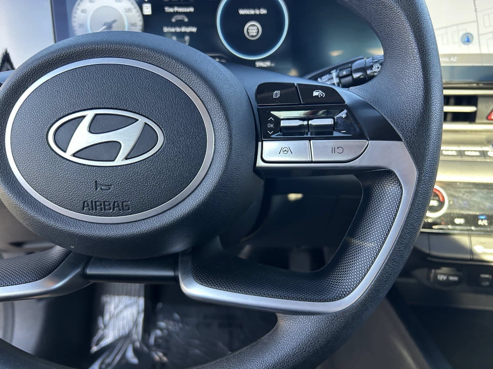 Used 2024 Hyundai Elantra SEL FWD image 28