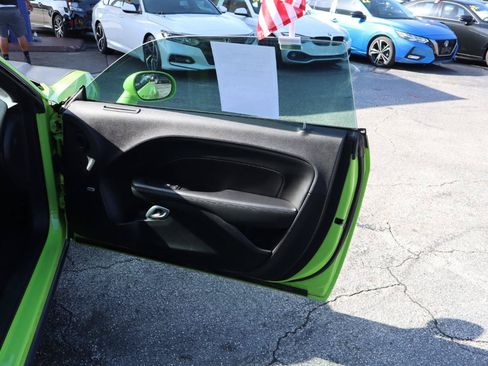 Used 2015 Dodge Challenger R/T Scat Pack w/ Leather Interior Group RWD image 9