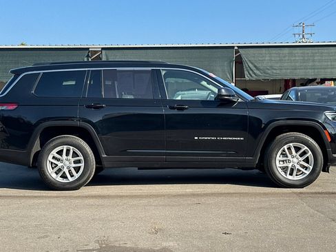 Used 2024 Jeep Grand Cherokee L Laredo w/ Luxury Tech Group I AWD/4WD image 3