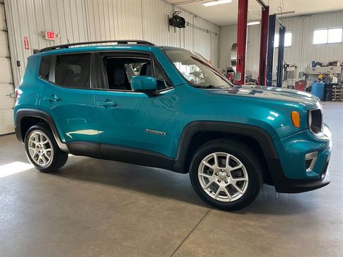 Used 2020 Jeep Renegade Latitude w/ Cold Weather Group AWD/4WD image 5