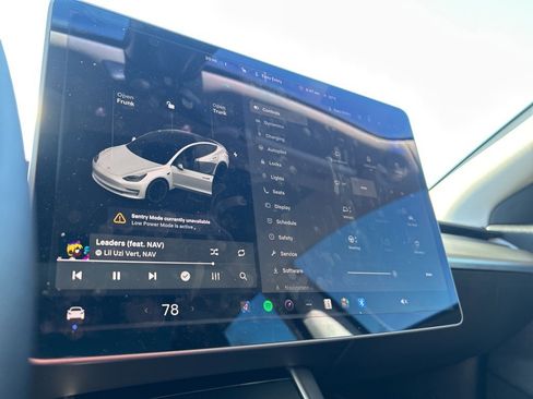 Used 2020 Tesla Model 3 Standard Range image 14