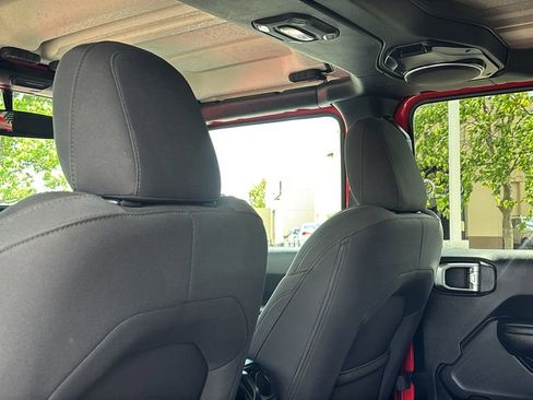 Used 2018 Jeep Wrangler Unlimited Sport S AWD/4WD image 31