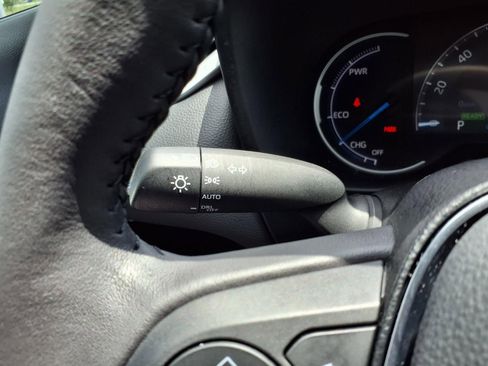 Used 2025 Toyota RAV4 XSE AWD/4WD image 18