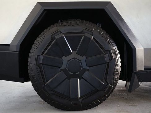 Used 2024 Tesla Cybertruck Cyberbeast image 32