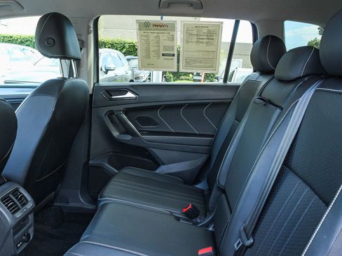 Used 2023 Volkswagen Tiguan SE FWD image 19