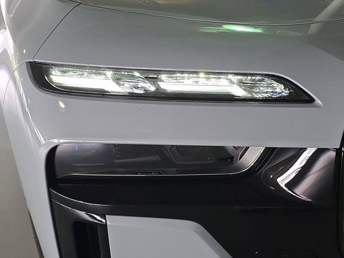 New 2026 BMW i7 xDrive60 w/ Executive Package image 7