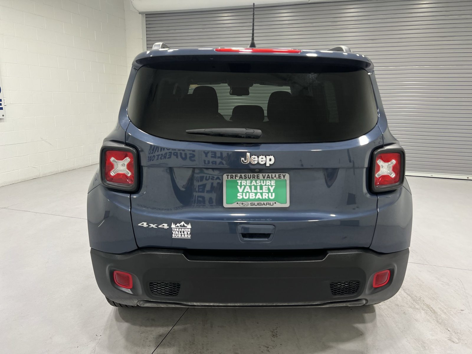 Used 2023 Jeep Renegade Latitude w/ Premium Group AWD/4WD image 7