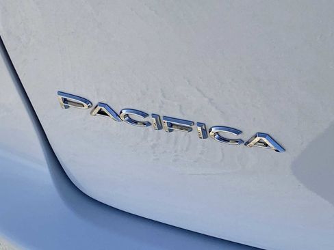 New 2026 Chrysler Pacifica Select AWD/4WD image 15
