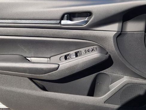 Certified 2024 Nissan Altima 2.5 SV FWD image 16