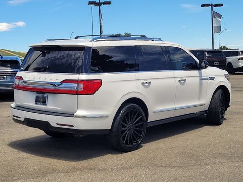 Certified 2019 Lincoln Navigator Reserve AWD/4WD image 4