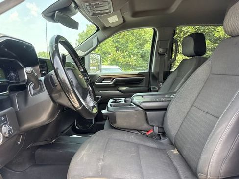 Used 2024 Chevrolet Silverado 2500 LT AWD/4WD image 12