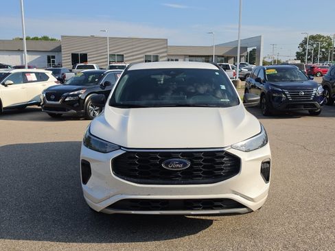 Used 2024 Ford Escape ST-Line w/ Tech Pack #1 FWD image 2
