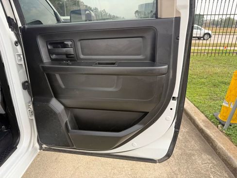 Used 2018 RAM 3500 Tradesman w/ Chrome Appearance Group image 22