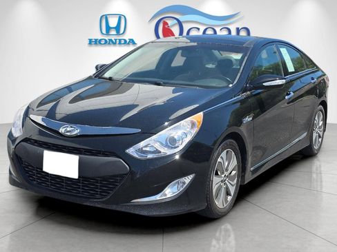 Used 2014 Hyundai Sonata Limited w/ Panoramic Sunroof Package 02 FWD image 7