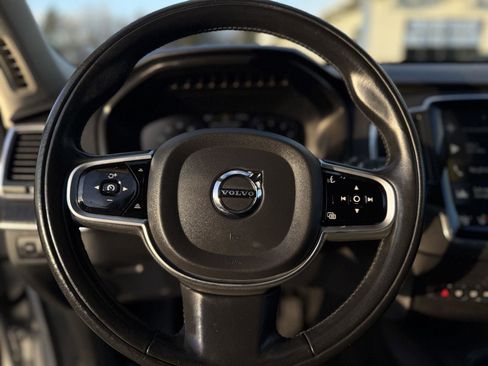 Used 2020 Volvo XC90 T6 Momentum image 17