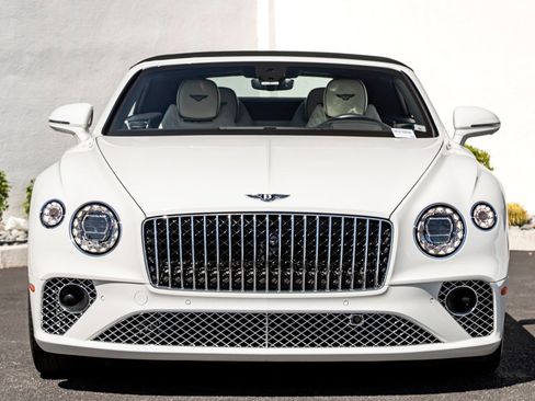 Used 2024 Bentley Continental GT Azure AWD/4WD image 10