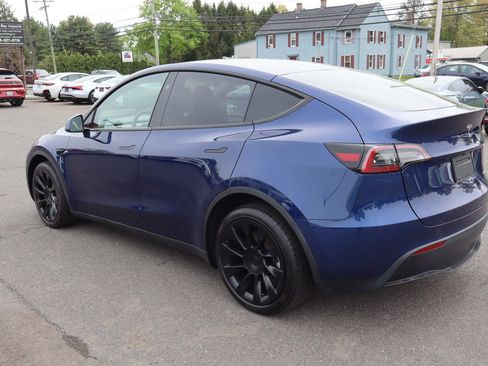 Used 2023 Tesla Model Y Long Range AWD/4WD image 7